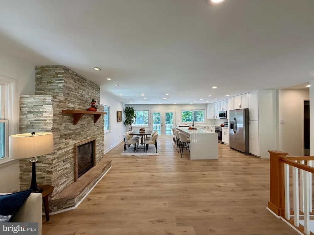 8509 CHERRY VALLEY LANE Alexandria, VA 22309