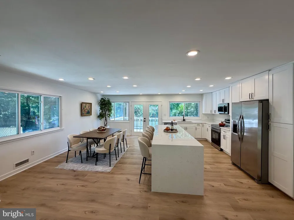 8509 CHERRY VALLEY LANE Alexandria, VA 22309