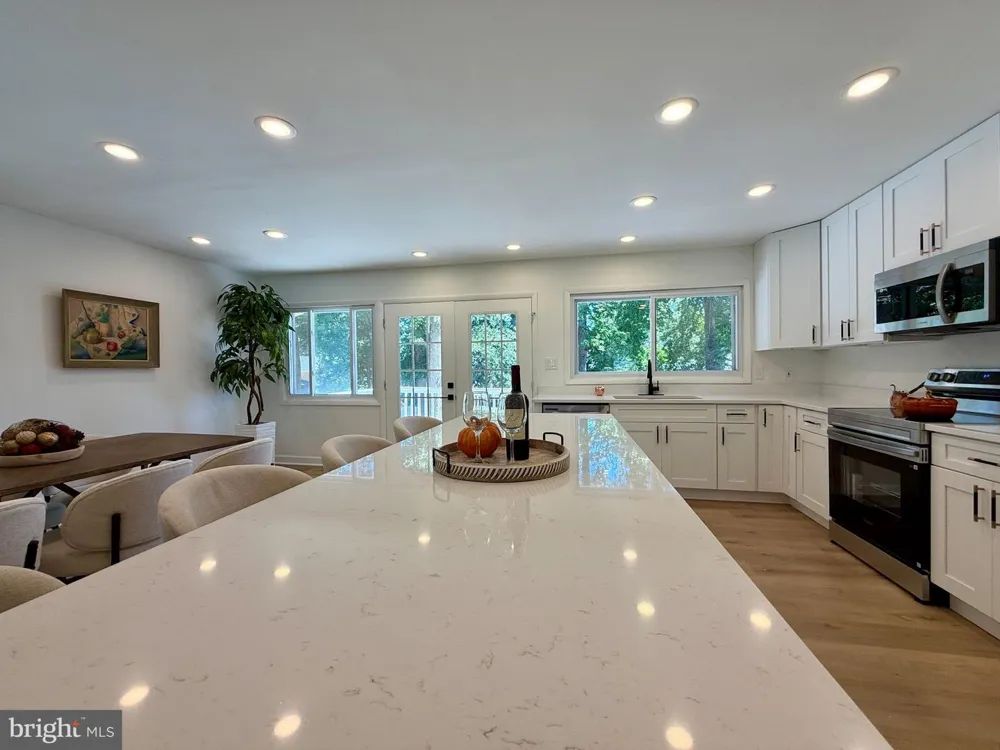 8509 CHERRY VALLEY LANE Alexandria, VA 22309