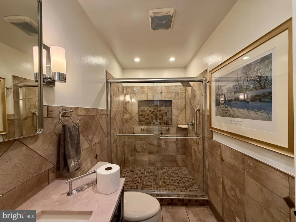 8509 CHERRY VALLEY LANE Alexandria, VA 22309