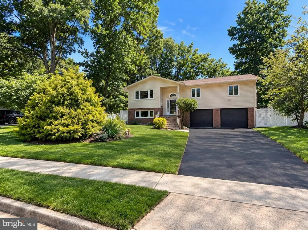 8509 CHERRY VALLEY LANE Alexandria, VA 22309