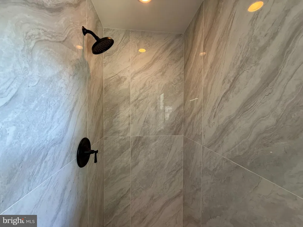 8509 CHERRY VALLEY LANE Alexandria, VA 22309