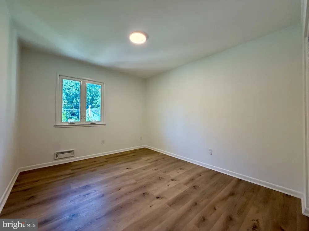 8509 CHERRY VALLEY LANE Alexandria, VA 22309