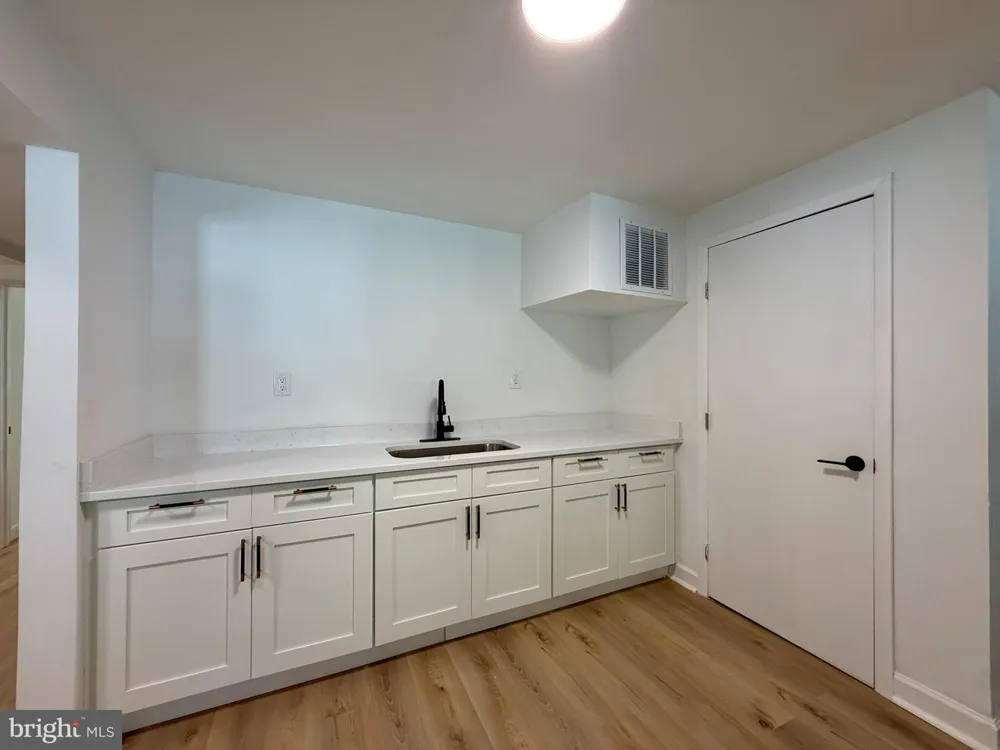 8509 CHERRY VALLEY LANE Alexandria, VA 22309