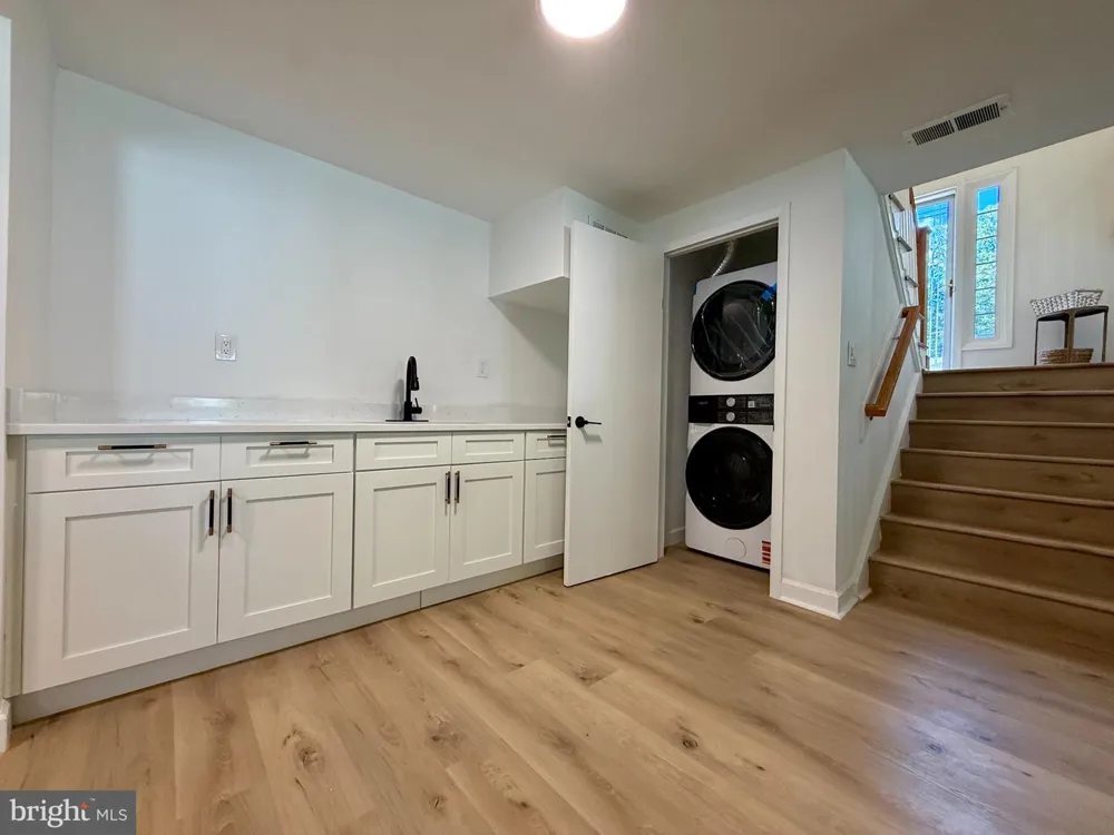 8509 CHERRY VALLEY LANE Alexandria, VA 22309
