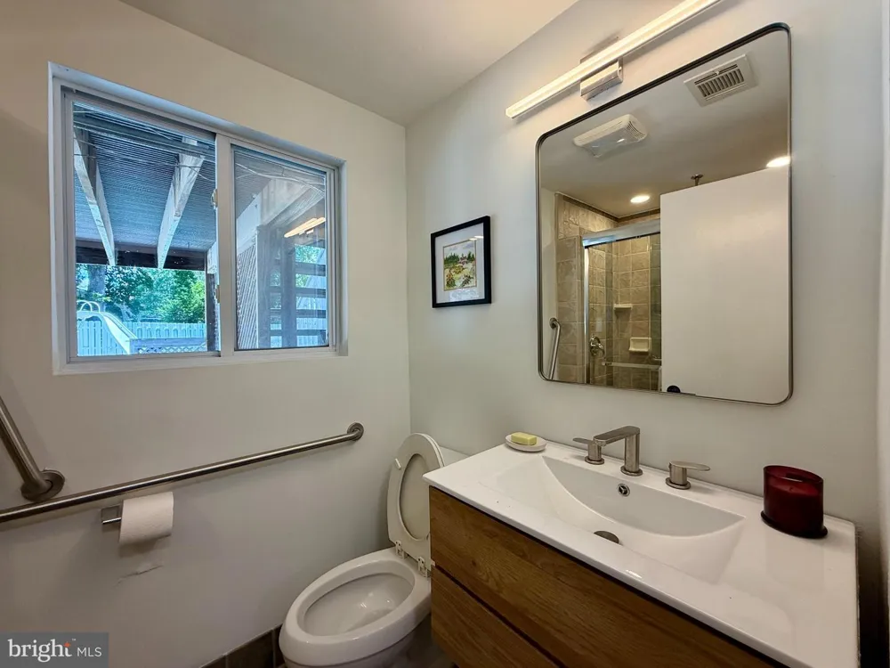 8509 CHERRY VALLEY LANE Alexandria, VA 22309