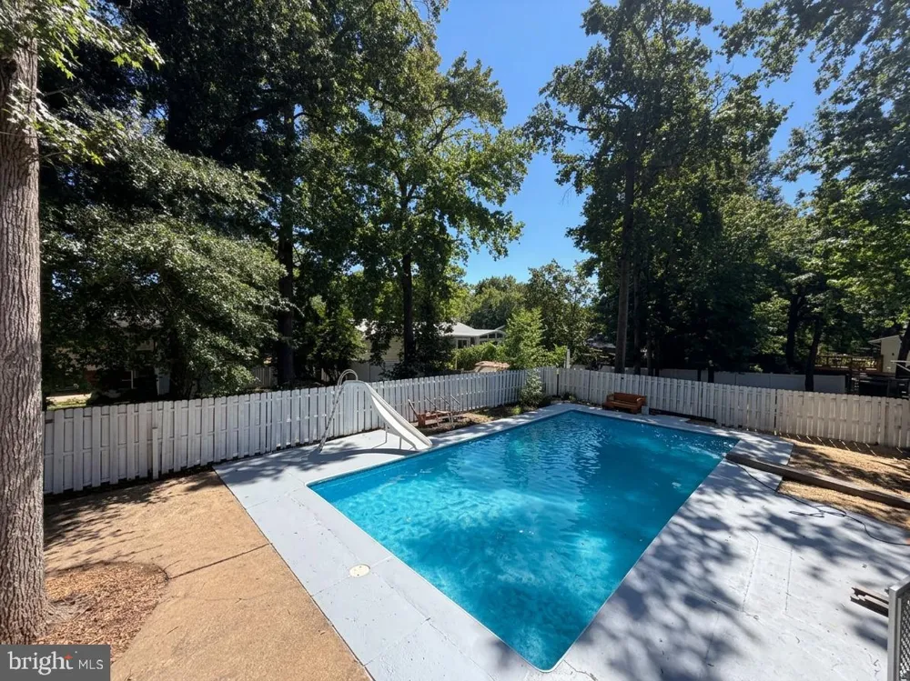 8509 CHERRY VALLEY LANE Alexandria, VA 22309