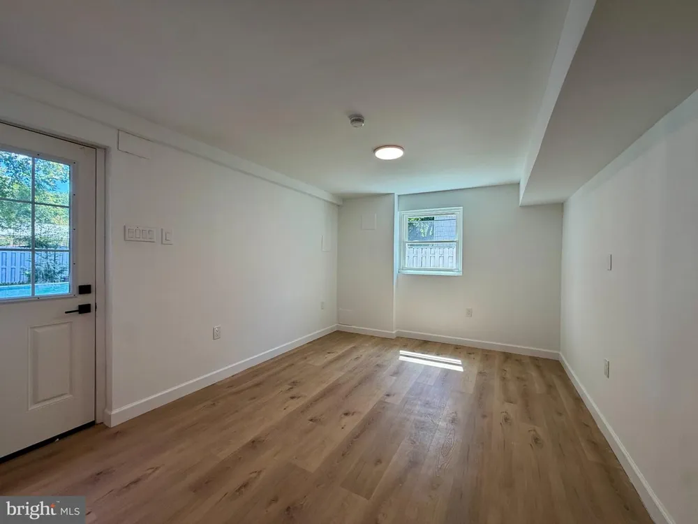 8509 CHERRY VALLEY LANE Alexandria, VA 22309