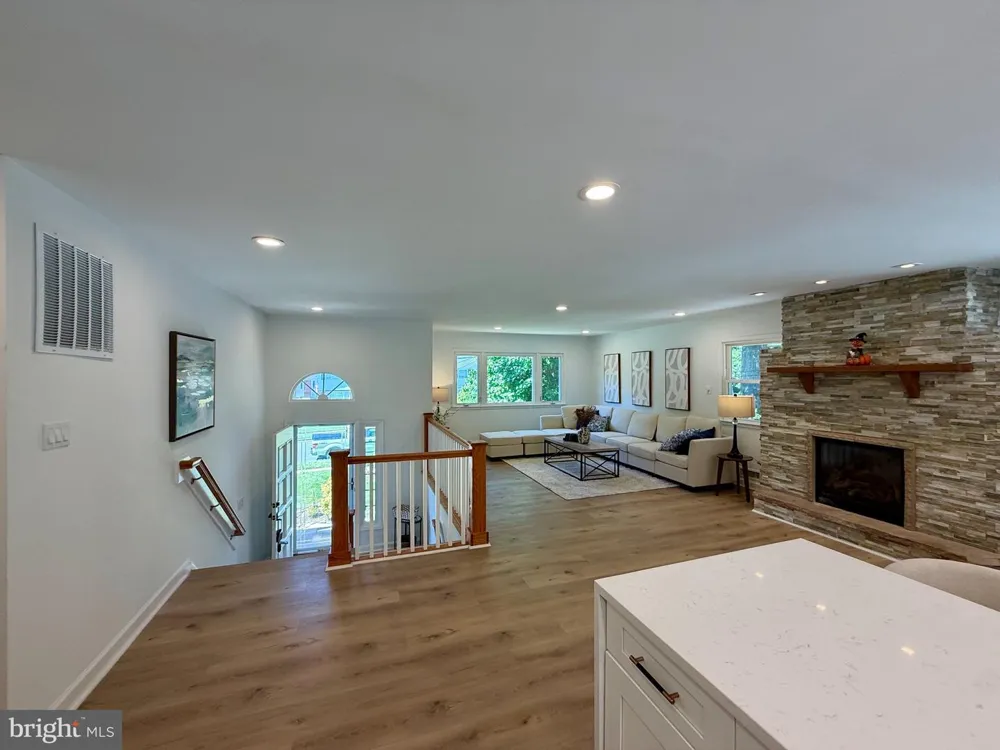 8509 CHERRY VALLEY LANE Alexandria, VA 22309