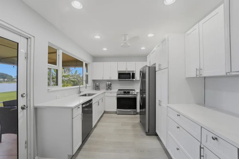 2201 SW ROMA WAY SW Boynton Beach, FL 33426