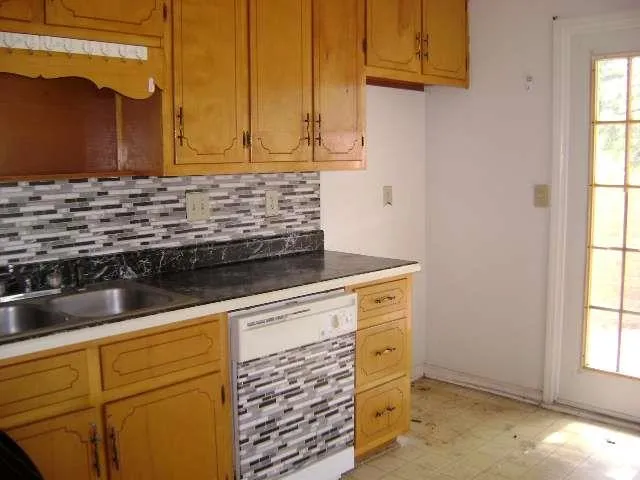 934 Park Place Conyers, GA 30012
