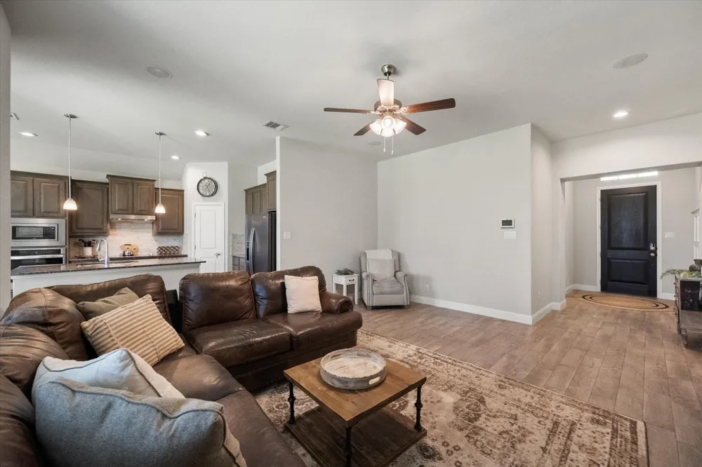 5600 Log Cabin Court Midlothian, TX 76065