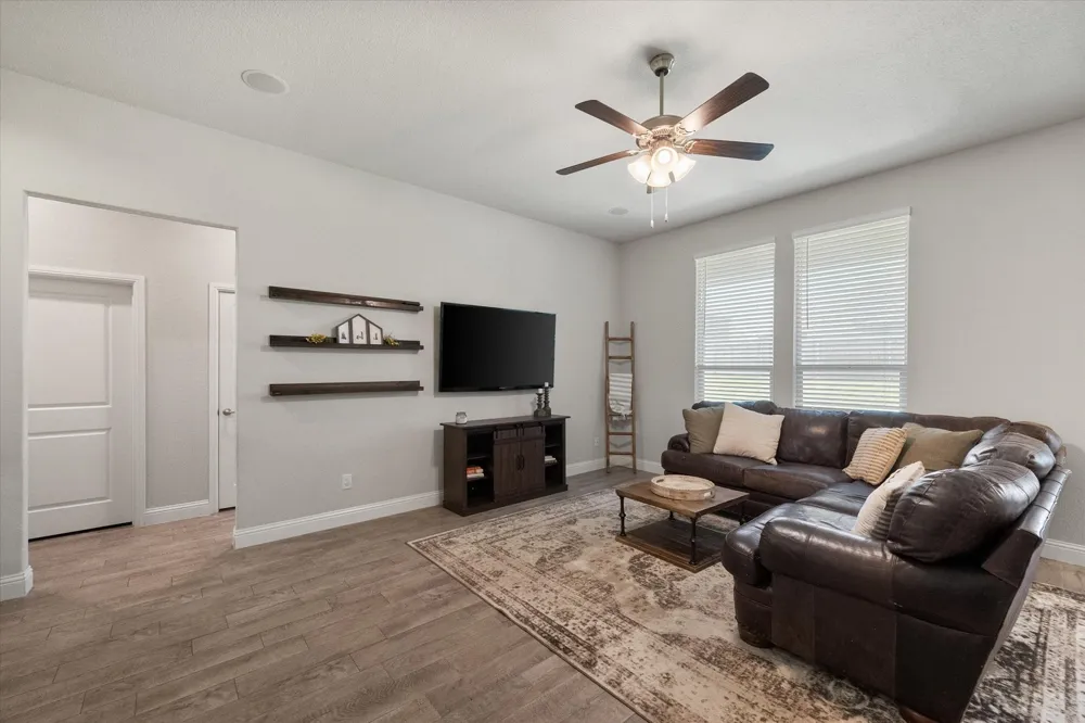 5600 Log Cabin Court Midlothian, TX 76065