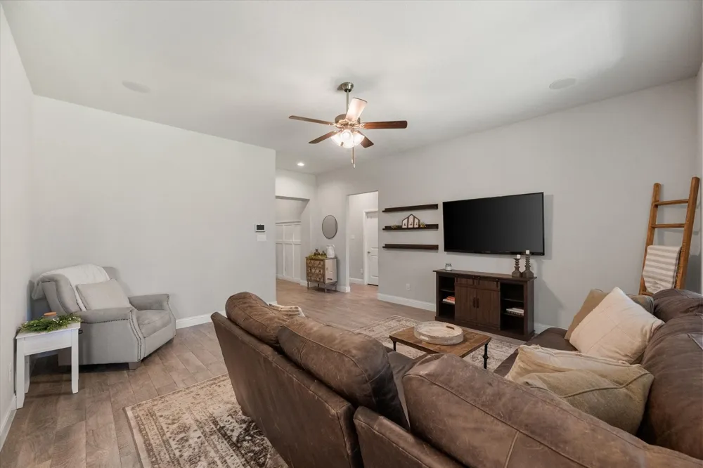 5600 Log Cabin Court Midlothian, TX 76065