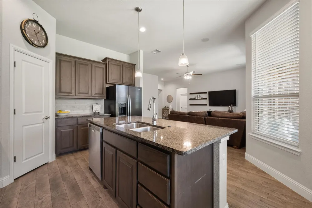 5600 Log Cabin Court Midlothian, TX 76065