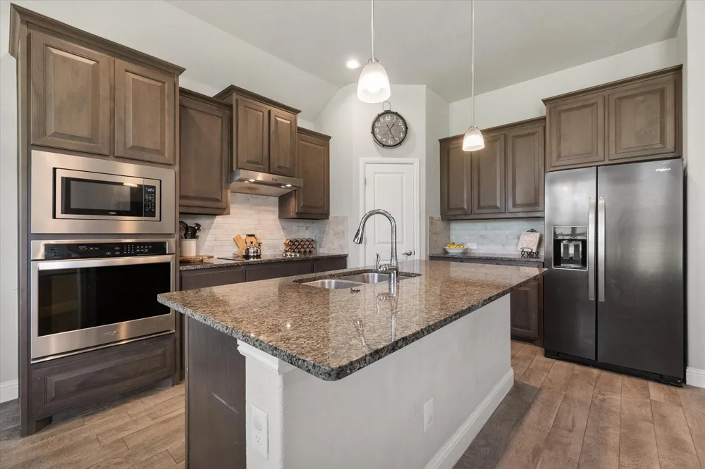 5600 Log Cabin Court Midlothian, TX 76065