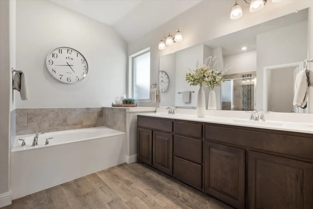 5600 Log Cabin Court Midlothian, TX 76065