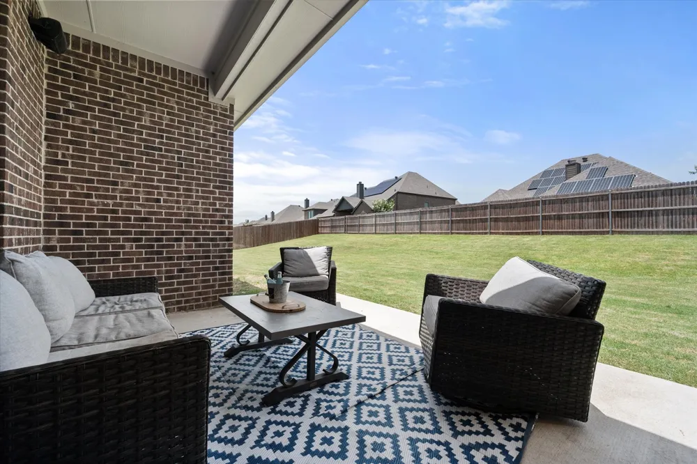 5600 Log Cabin Court Midlothian, TX 76065