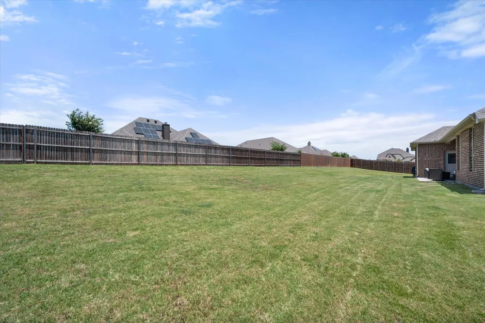 5600 Log Cabin Court Midlothian, TX 76065