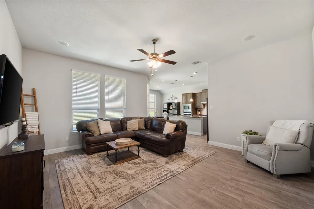 5600 Log Cabin Court Midlothian, TX 76065