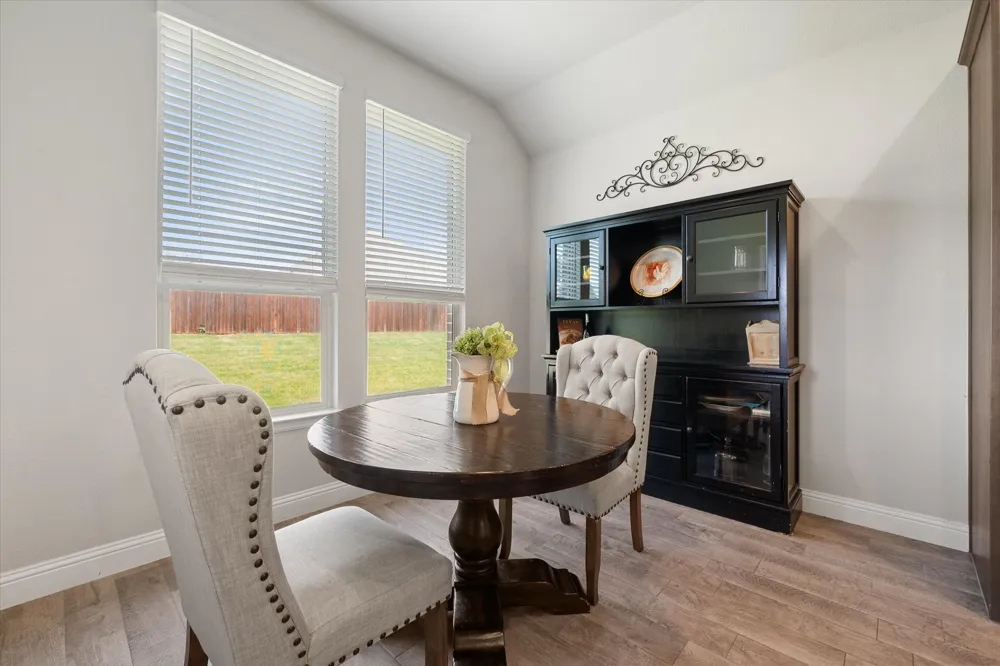 5600 Log Cabin Court Midlothian, TX 76065