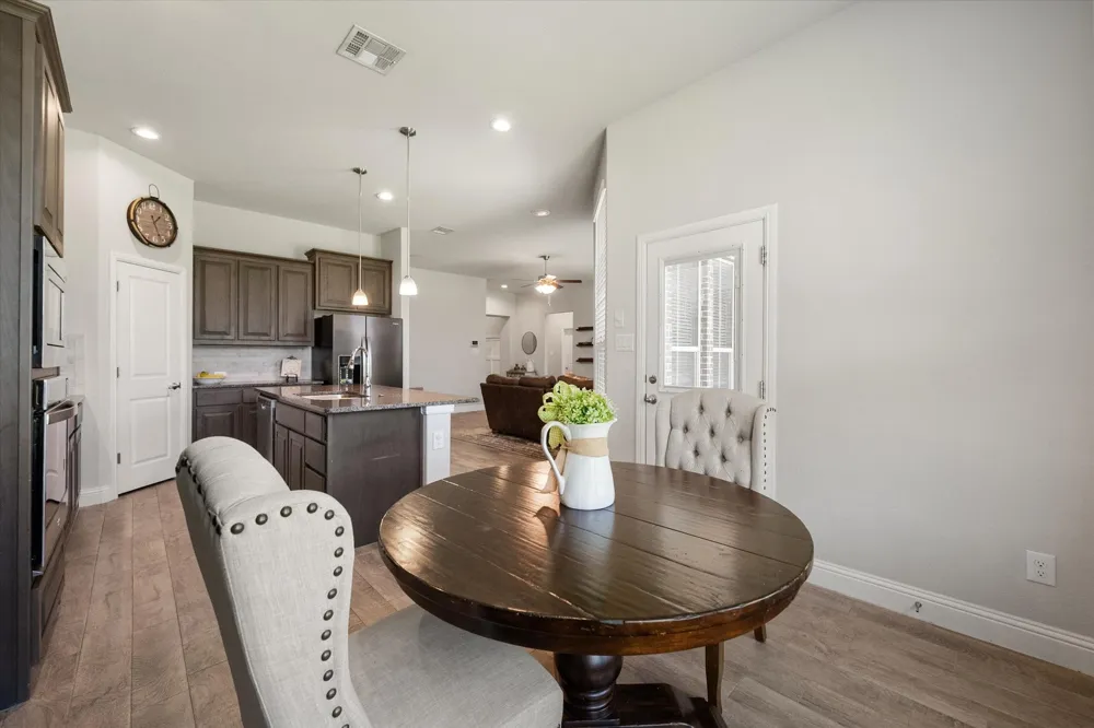5600 Log Cabin Court Midlothian, TX 76065