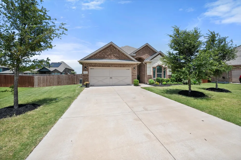 5600 Log Cabin Court Midlothian, TX 76065
