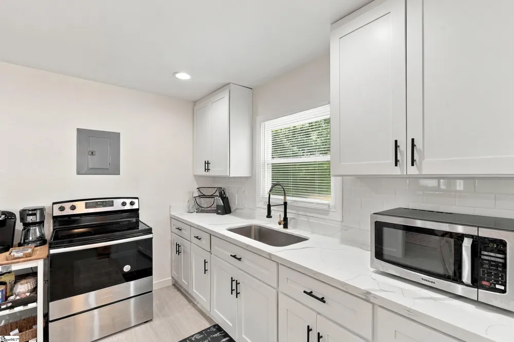 2318 S Mcduffie Street Anderson, SC 29624