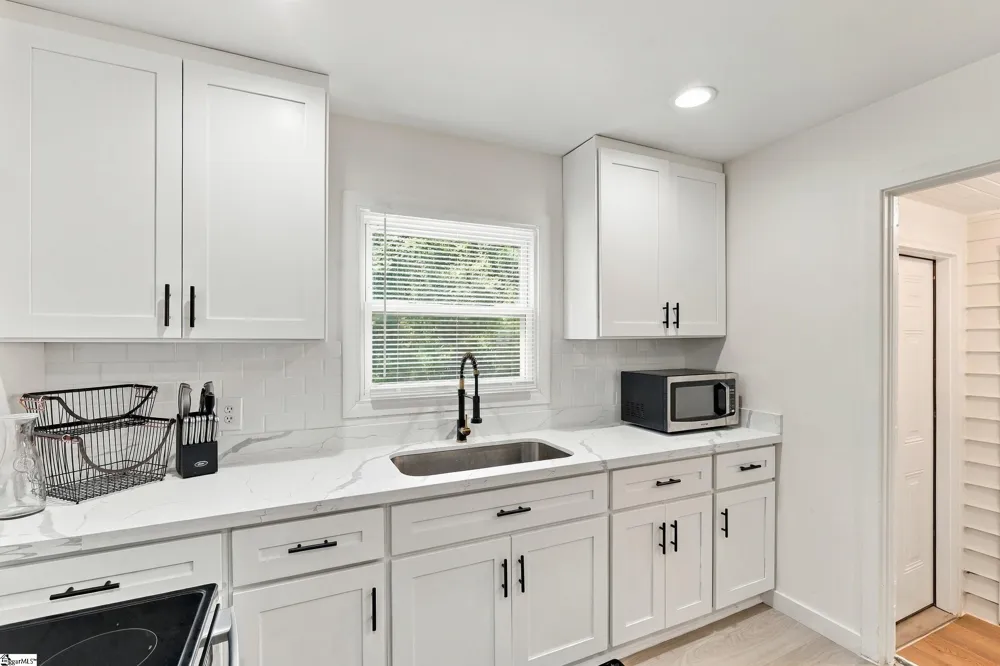 2318 S Mcduffie Street Anderson, SC 29624