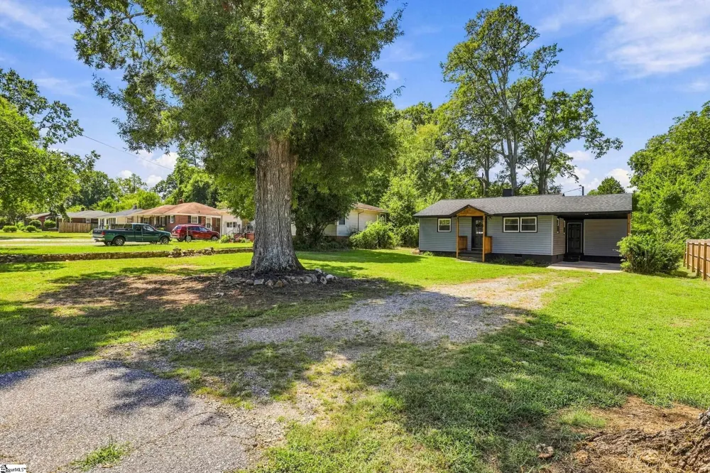 2318 S Mcduffie Street Anderson, SC 29624