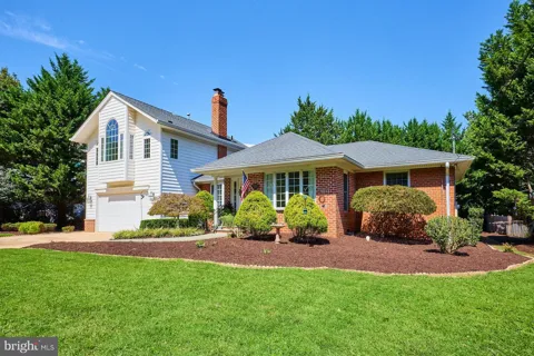 3032 CRANE DRIVE