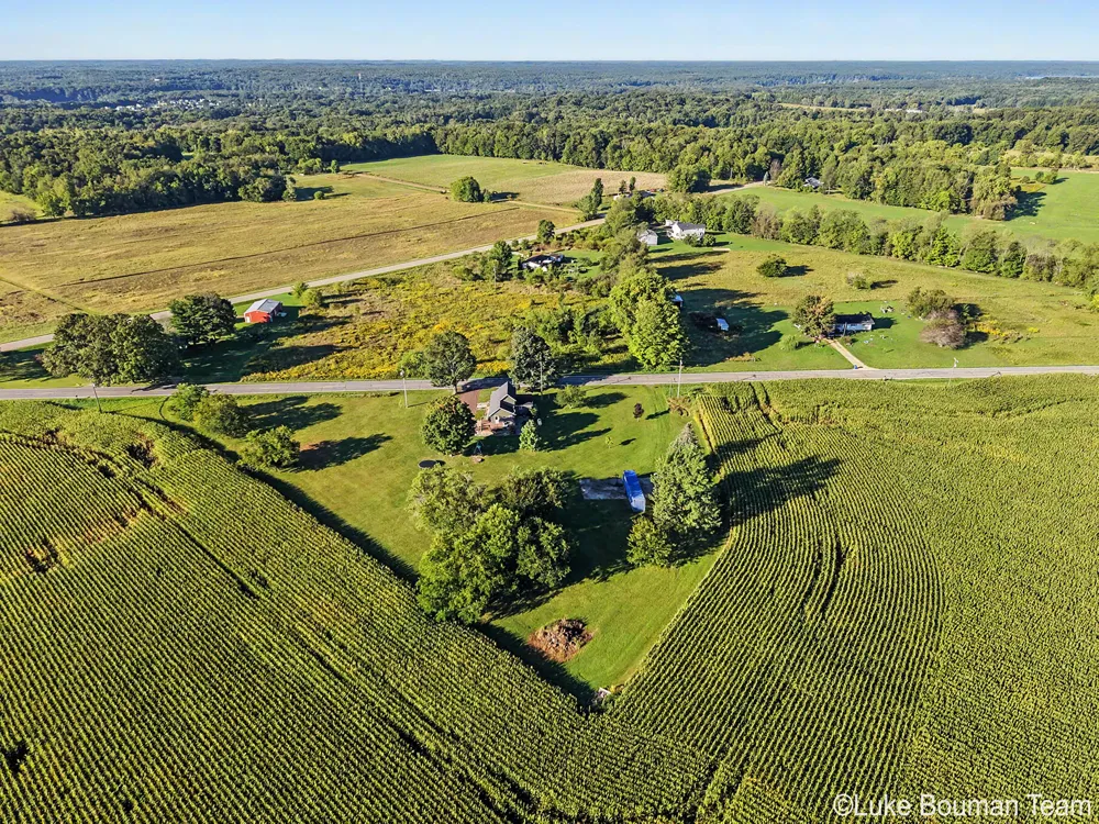 3173 Dumont Road Allegan, MI 49010