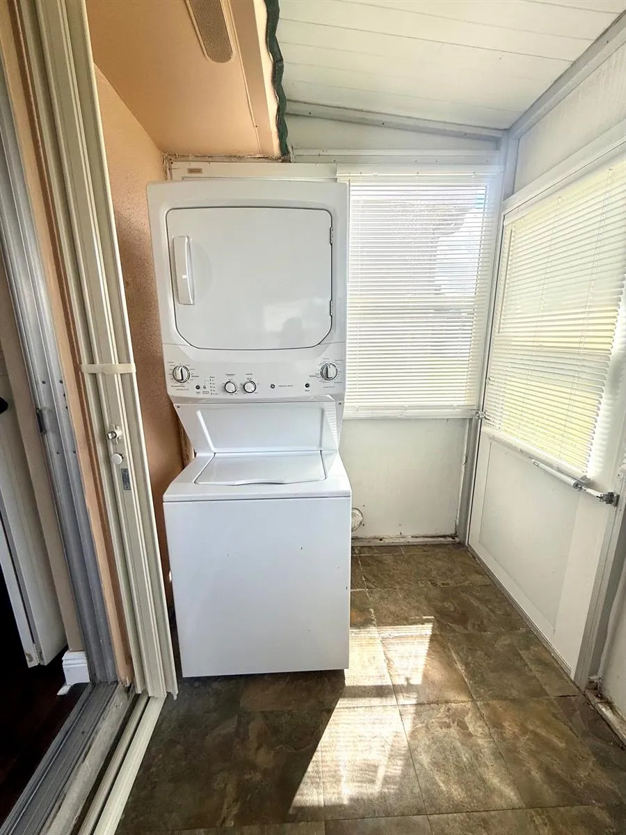 34 Valencia B Delray Beach, FL 33446