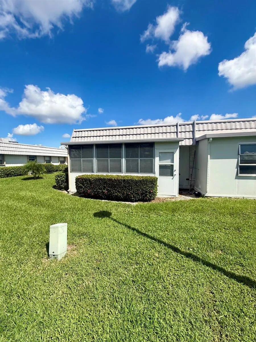 34 Valencia B Delray Beach, FL 33446
