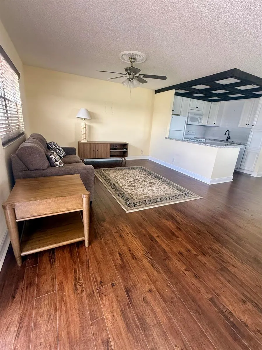 34 Valencia B Delray Beach, FL 33446