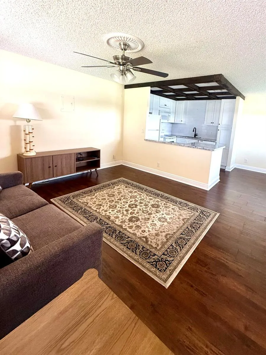 34 Valencia B Delray Beach, FL 33446
