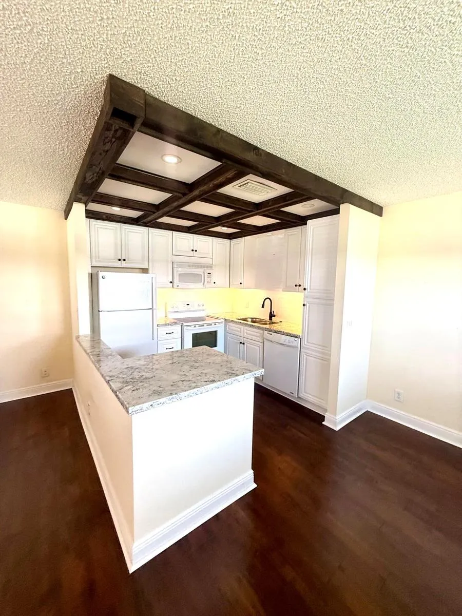 34 Valencia B Delray Beach, FL 33446