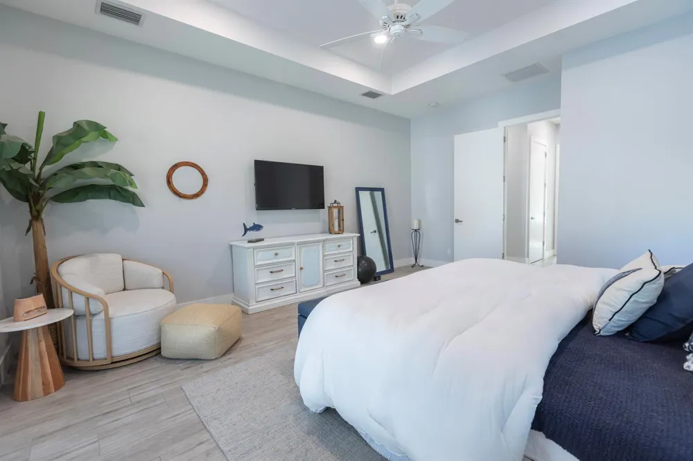 5371 S 25th Street Fort Pierce, FL 34981