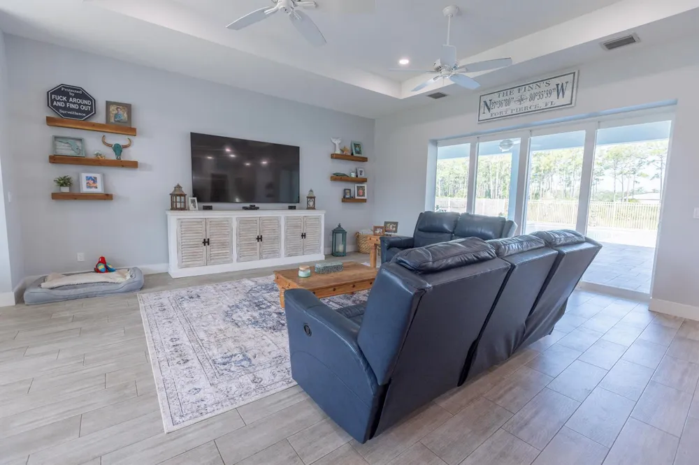 5371 S 25th Street Fort Pierce, FL 34981