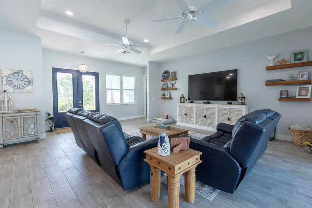 5371 S 25th Street Fort Pierce, FL 34981