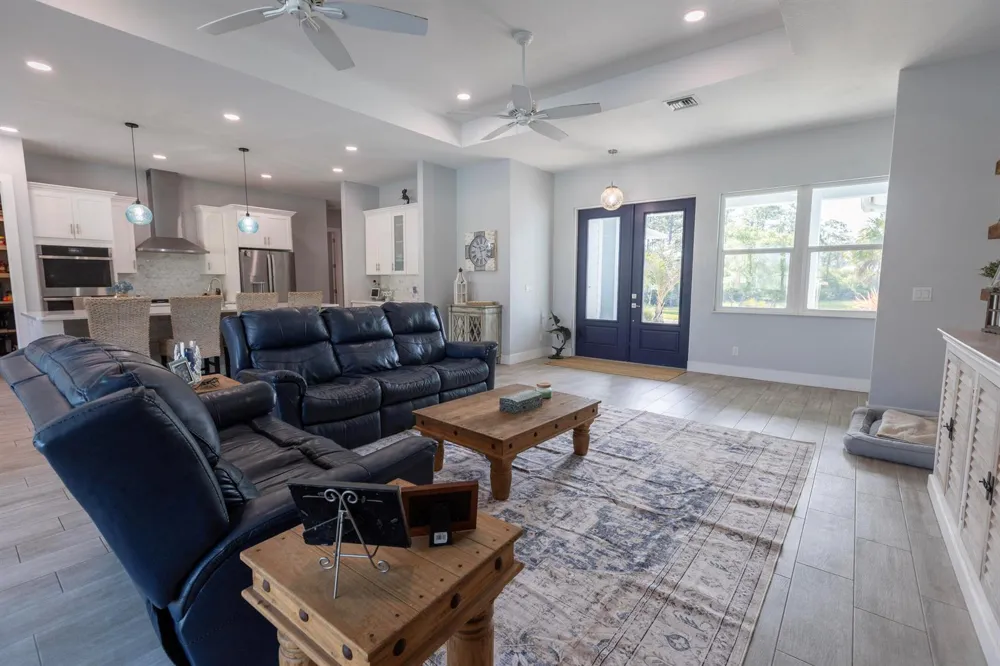 5371 S 25th Street Fort Pierce, FL 34981