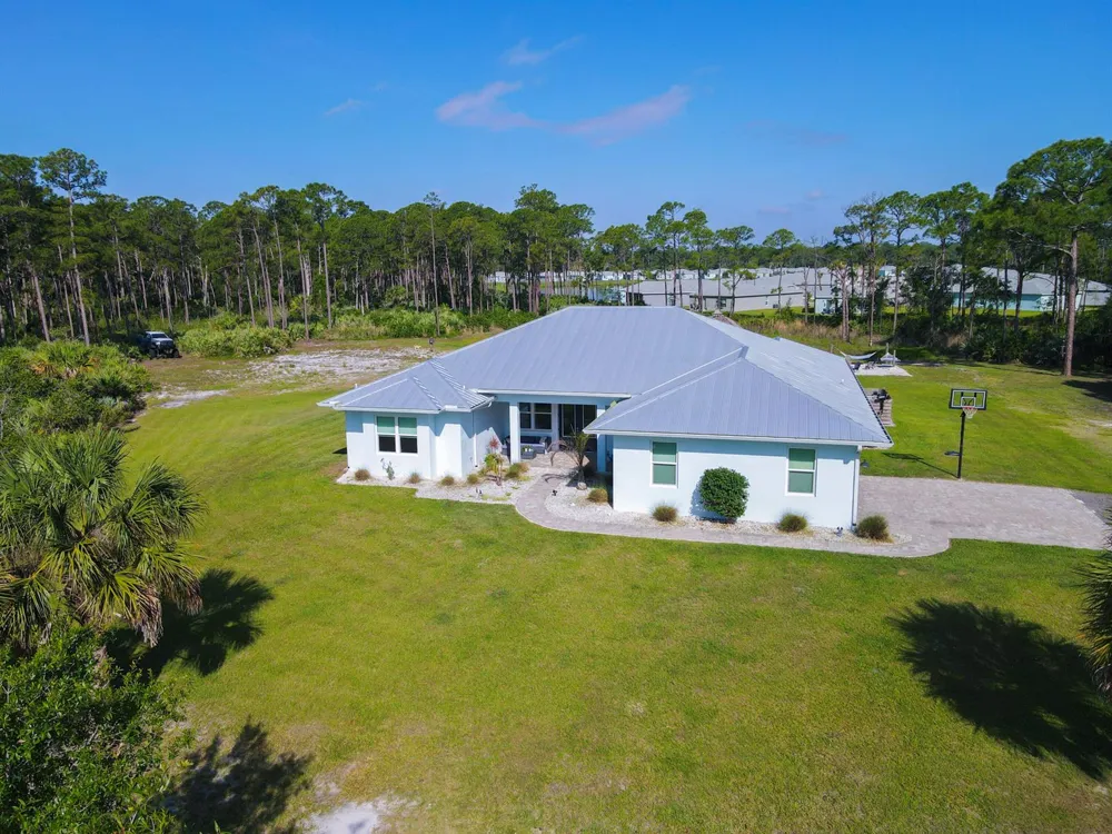 5371 S 25th Street Fort Pierce, FL 34981