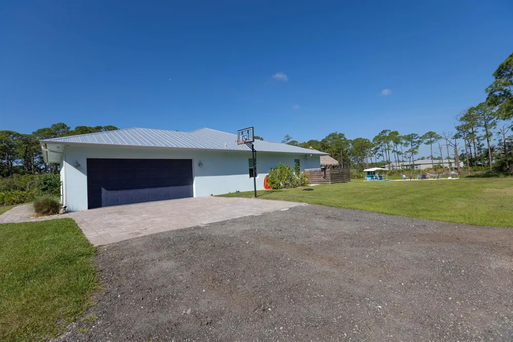 5371 S 25th Street Fort Pierce, FL 34981