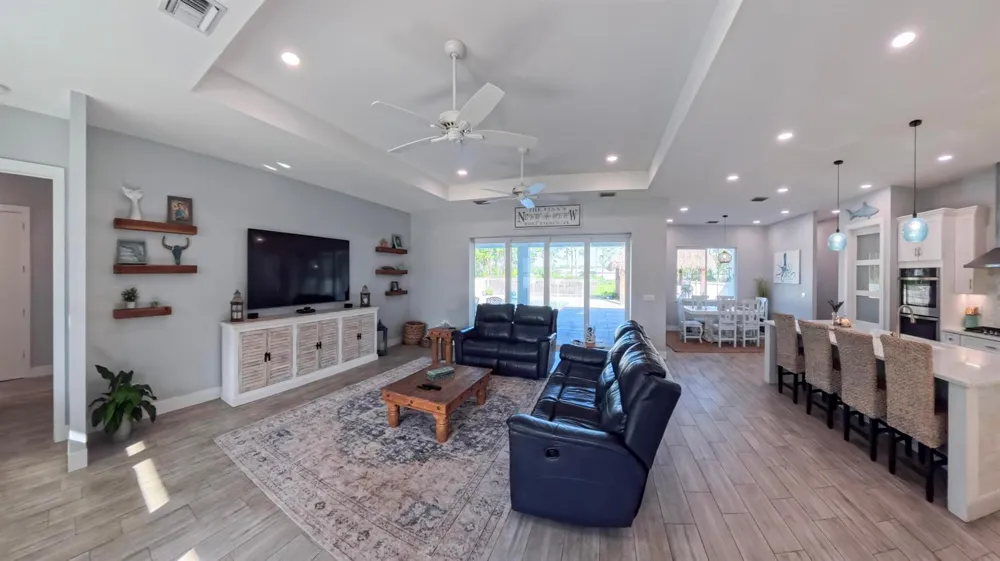5371 S 25th Street Fort Pierce, FL 34981