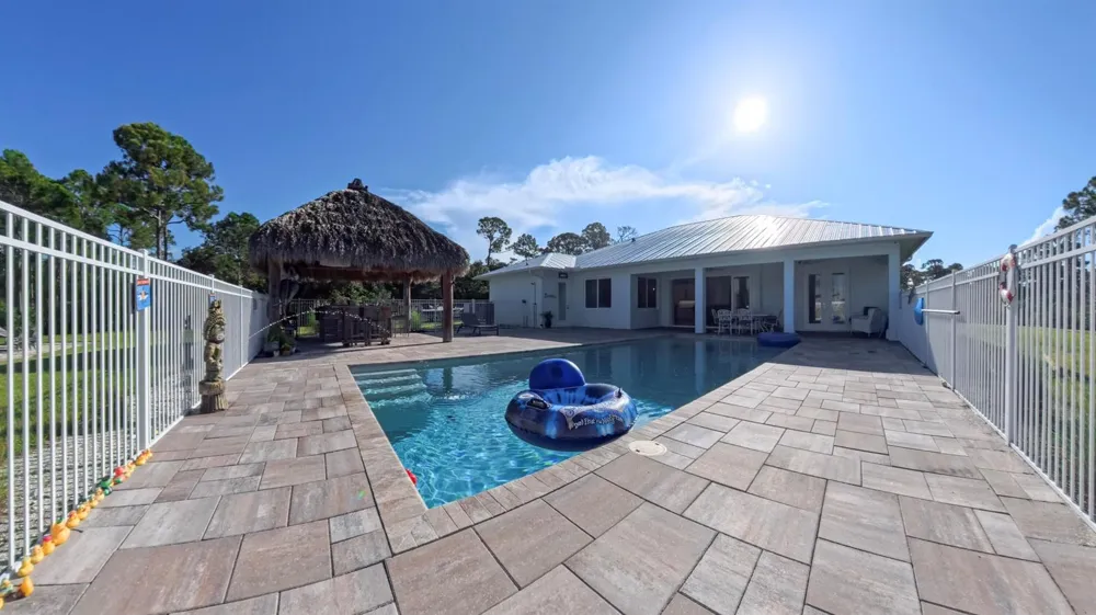 5371 S 25th Street Fort Pierce, FL 34981