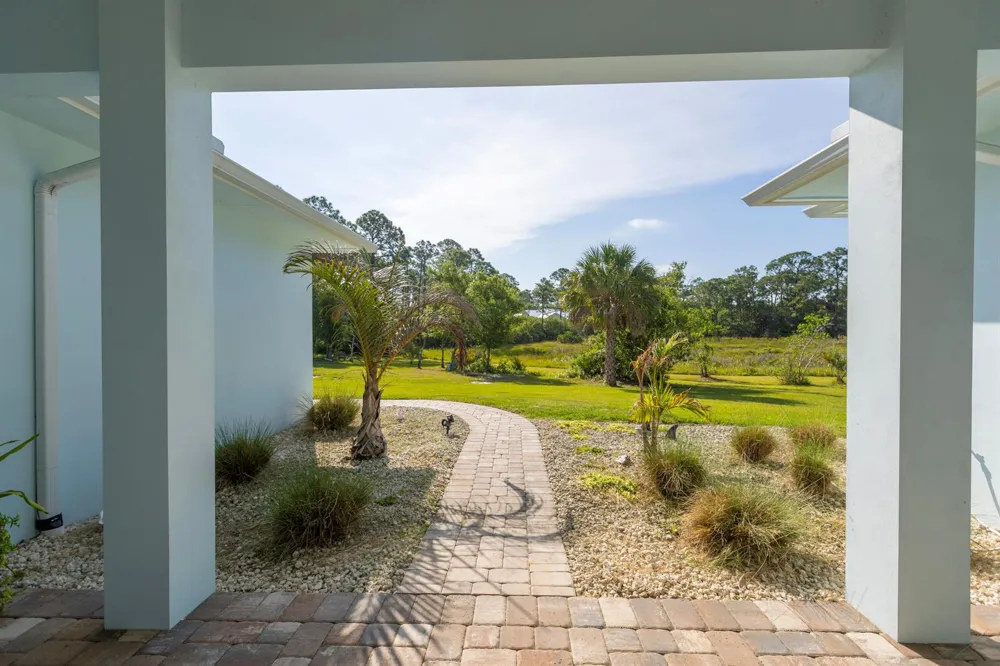 5371 S 25th Street Fort Pierce, FL 34981