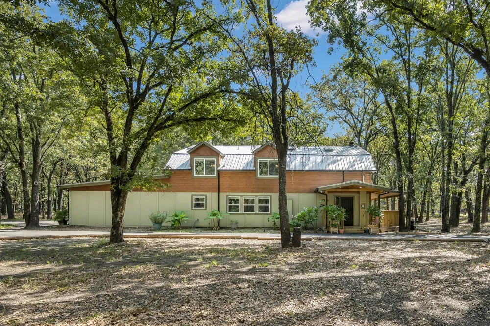 19865 Leisureland Road Mabank, TX 75156