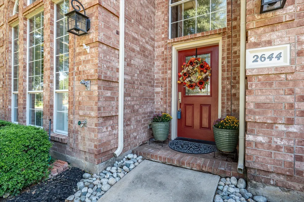 2644 Newcastle Drive Carrollton, TX 75007