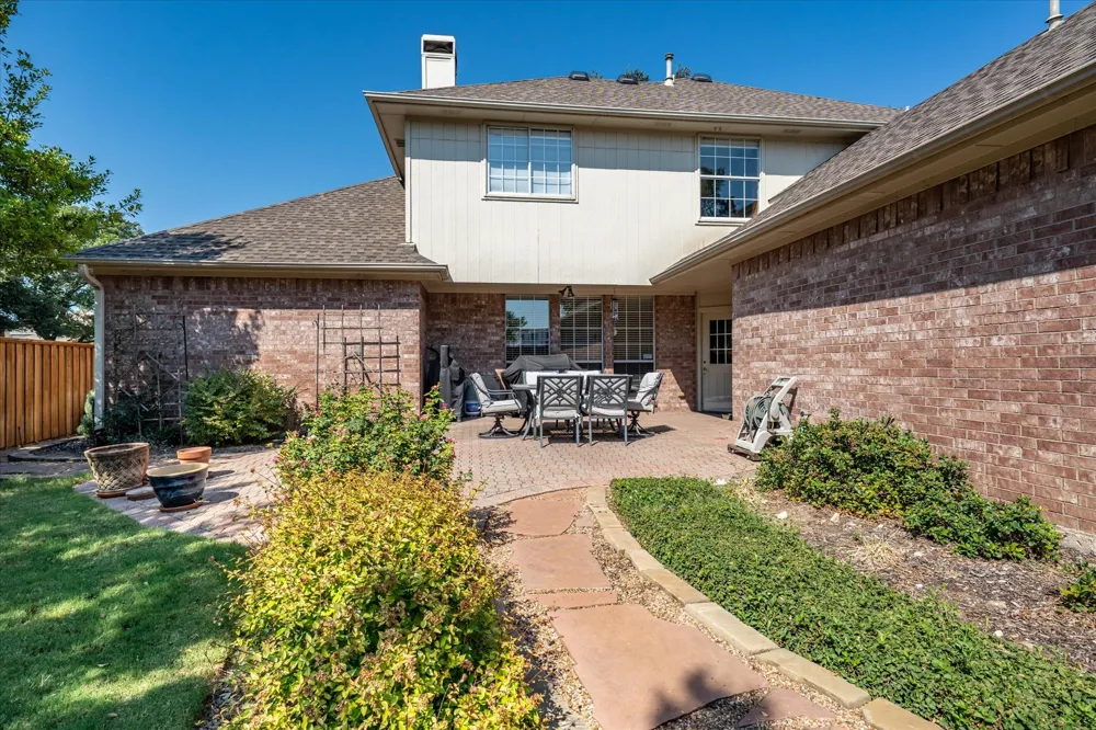 2644 Newcastle Drive Carrollton, TX 75007