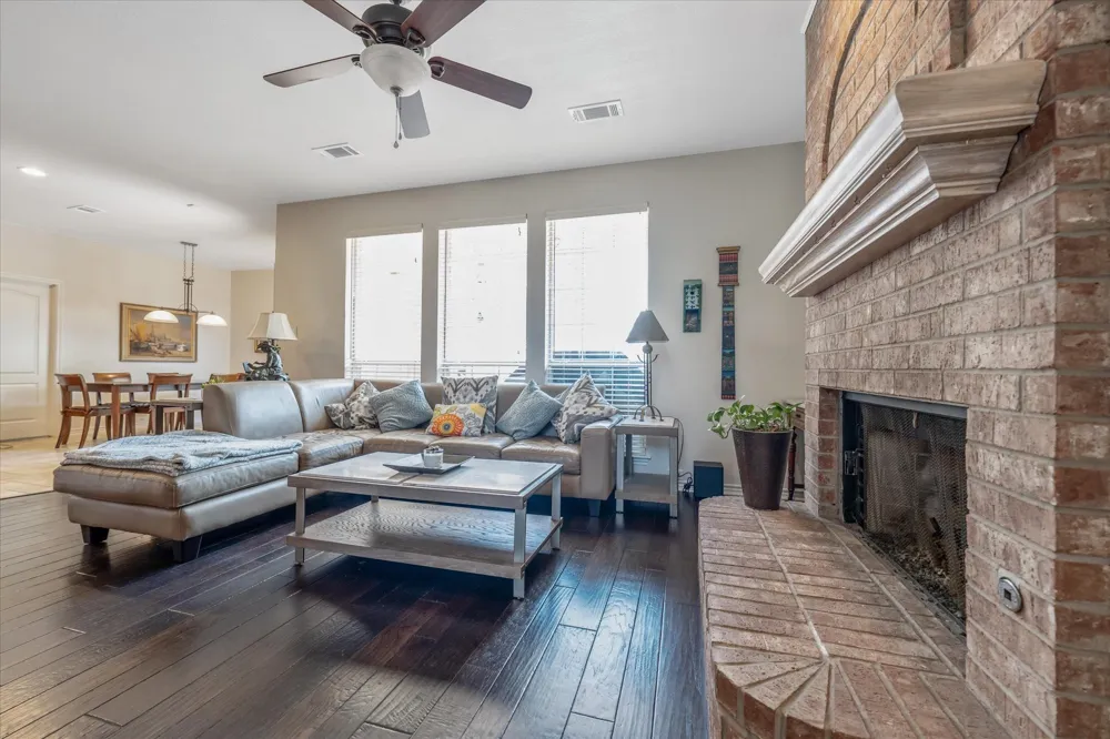 2644 Newcastle Drive Carrollton, TX 75007